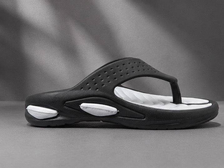 Voolio Men’s Black & White Comfort Flip Flops