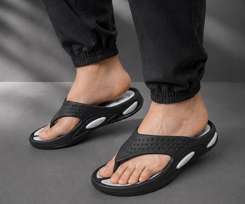 Voolio Men’s Black & White Comfort Flip Flops