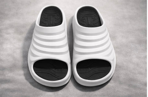 VOOLIO AeroFlow Sculpt Slides – white black Edition | Ultra Soft Comfort Luxury Sliders | Lightweight Designer Slides